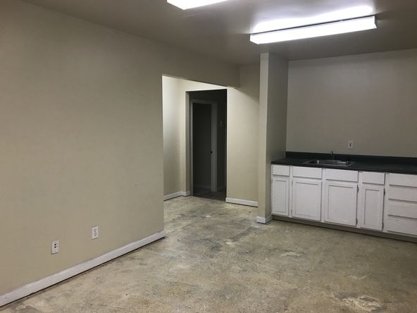 1956 Florence Blvd, Florence, AL 35630